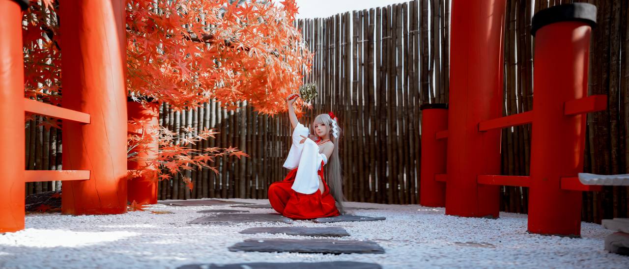 #是三不是世W 碧蓝航线·可畏 巫女 [21P 539Mb] 标签🏷️#双马尾 #Cos #神颜 - 写真摄影作品第7张照片，photo 33084