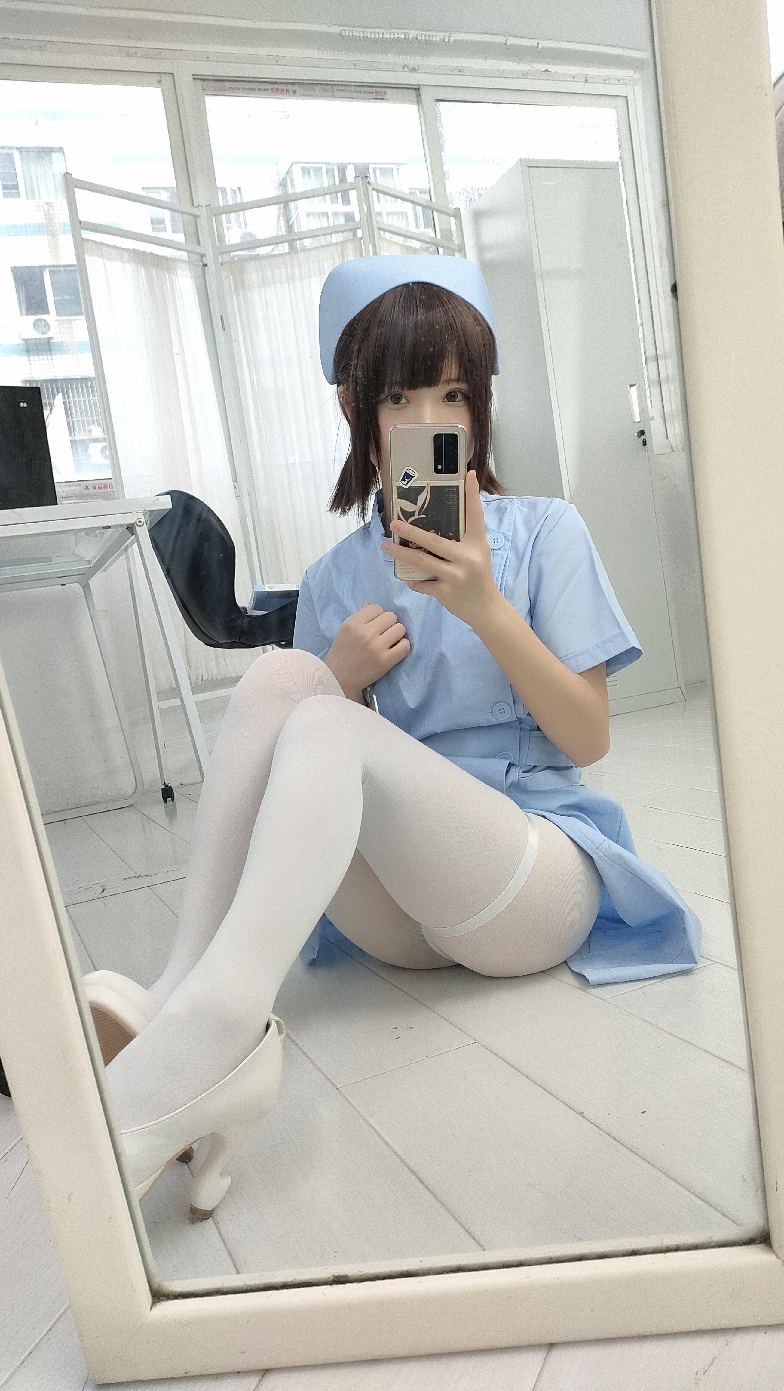 十万珍吱伏特   护理实习生 [155P1V 1.38G] - 写真摄影作品第124张照片，1-128