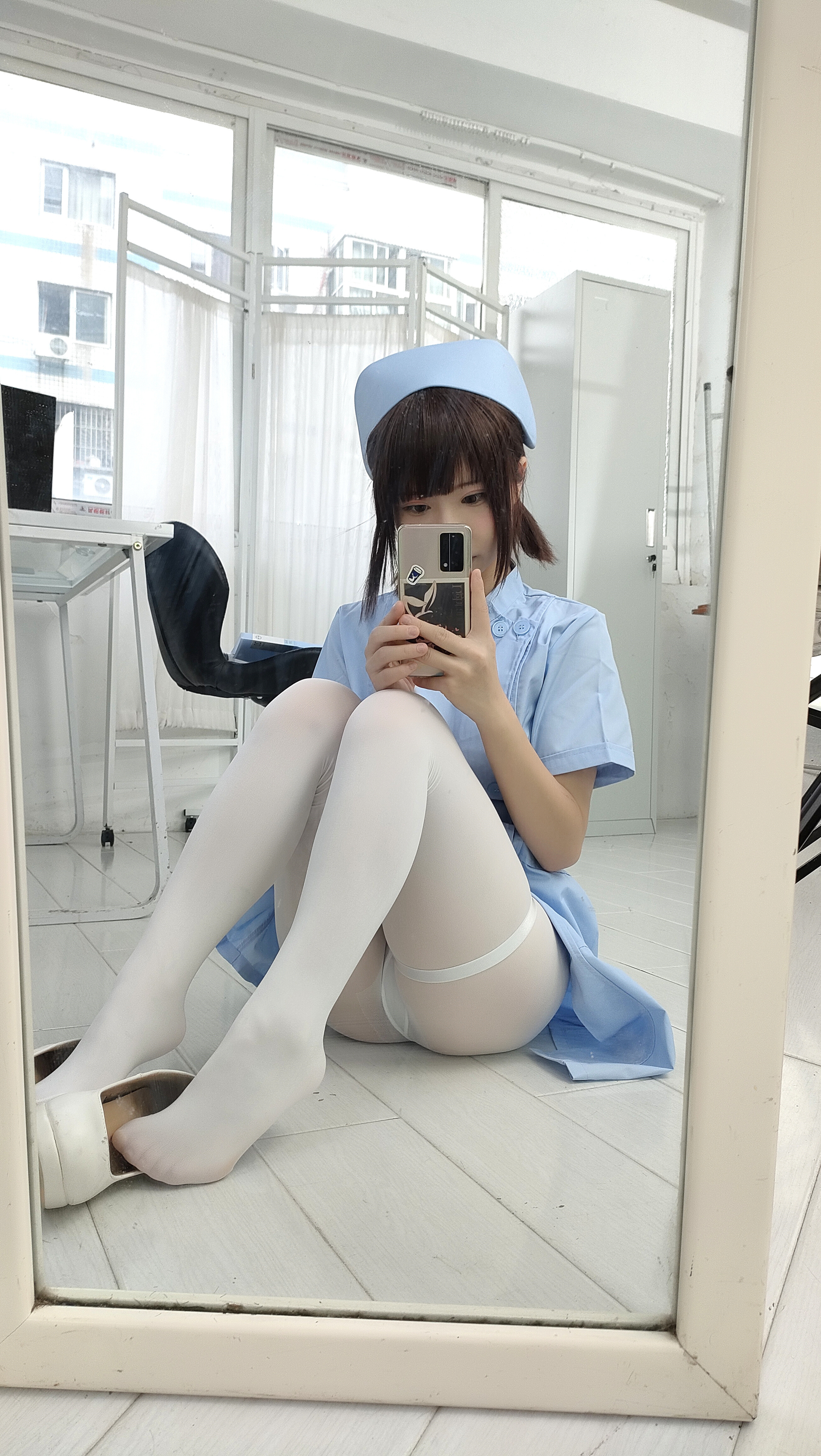 十万珍吱伏特   护理实习生 [155P1V 1.38G] - 写真摄影作品第122张照片，1-130