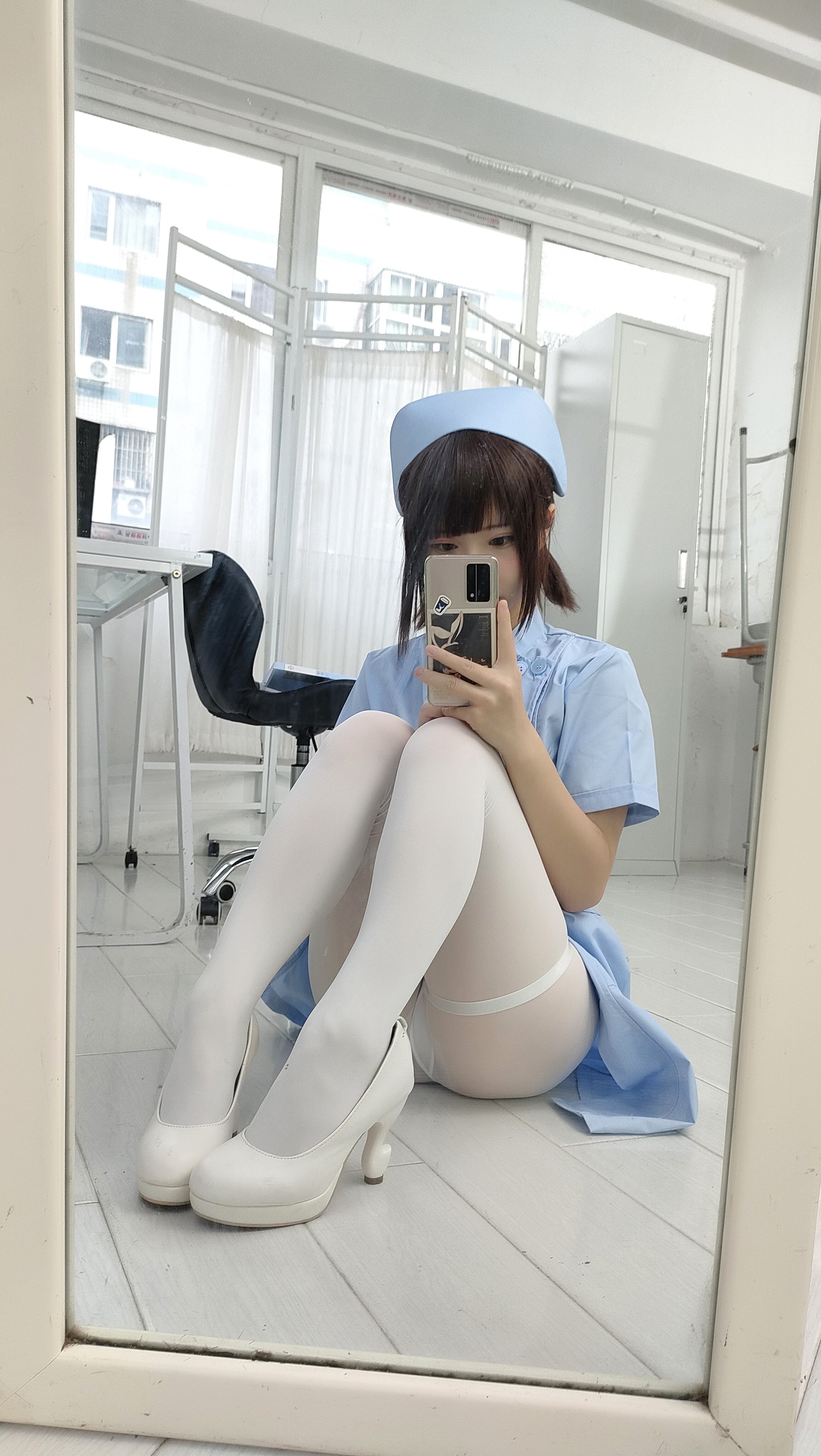 十万珍吱伏特   护理实习生 [155P1V 1.38G] - 写真摄影作品第121张照片，1-131