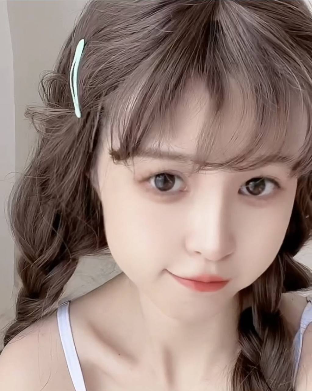 #晕崽Zz 晕崽Zz – 绿 [50P,1V 405Mb] 标签🏷️#自撮 #死库水 #巨乳 - 写真摄影作品第45张照片，photo 34347