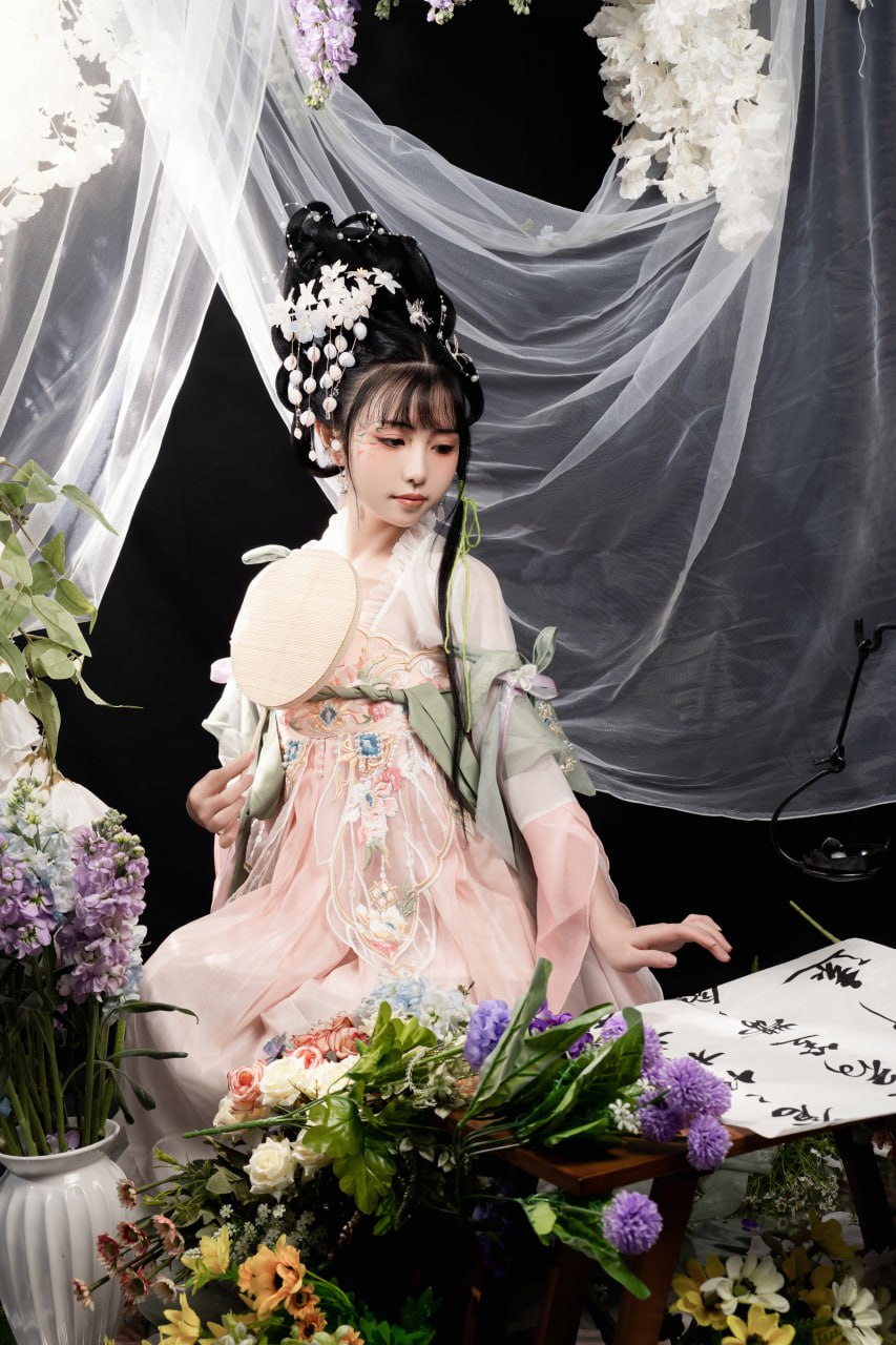#爆机少女喵小吉   花间集 标签🏷 #古风 #粉嫩 #美胸 - 写真摄影作品第60张照片，photo 48338