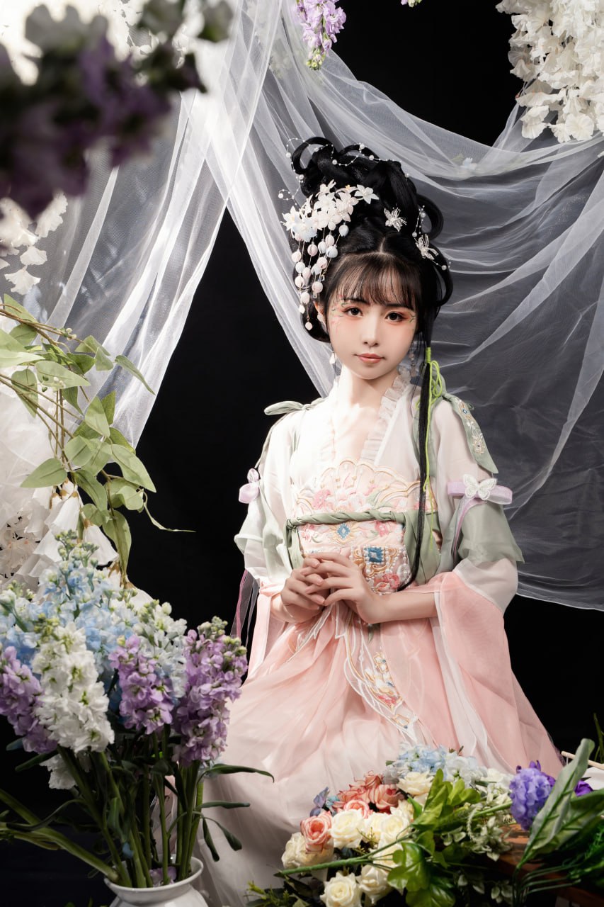 #爆机少女喵小吉   花间集 标签🏷 #古风 #粉嫩 #美胸 - 写真摄影作品第61张照片，photo 48339
