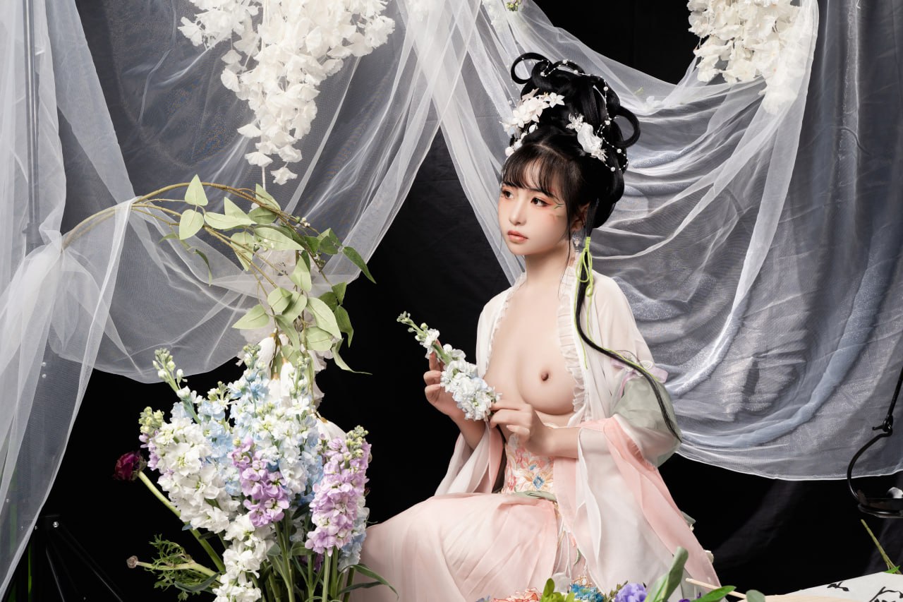 #爆机少女喵小吉   花间集 标签🏷 #古风 #粉嫩 #美胸 - 写真摄影作品第76张照片，photo 48354