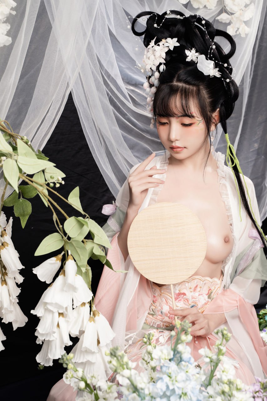 #爆机少女喵小吉   花间集 标签🏷 #古风 #粉嫩 #美胸 - 写真摄影作品第79张照片，photo 48357