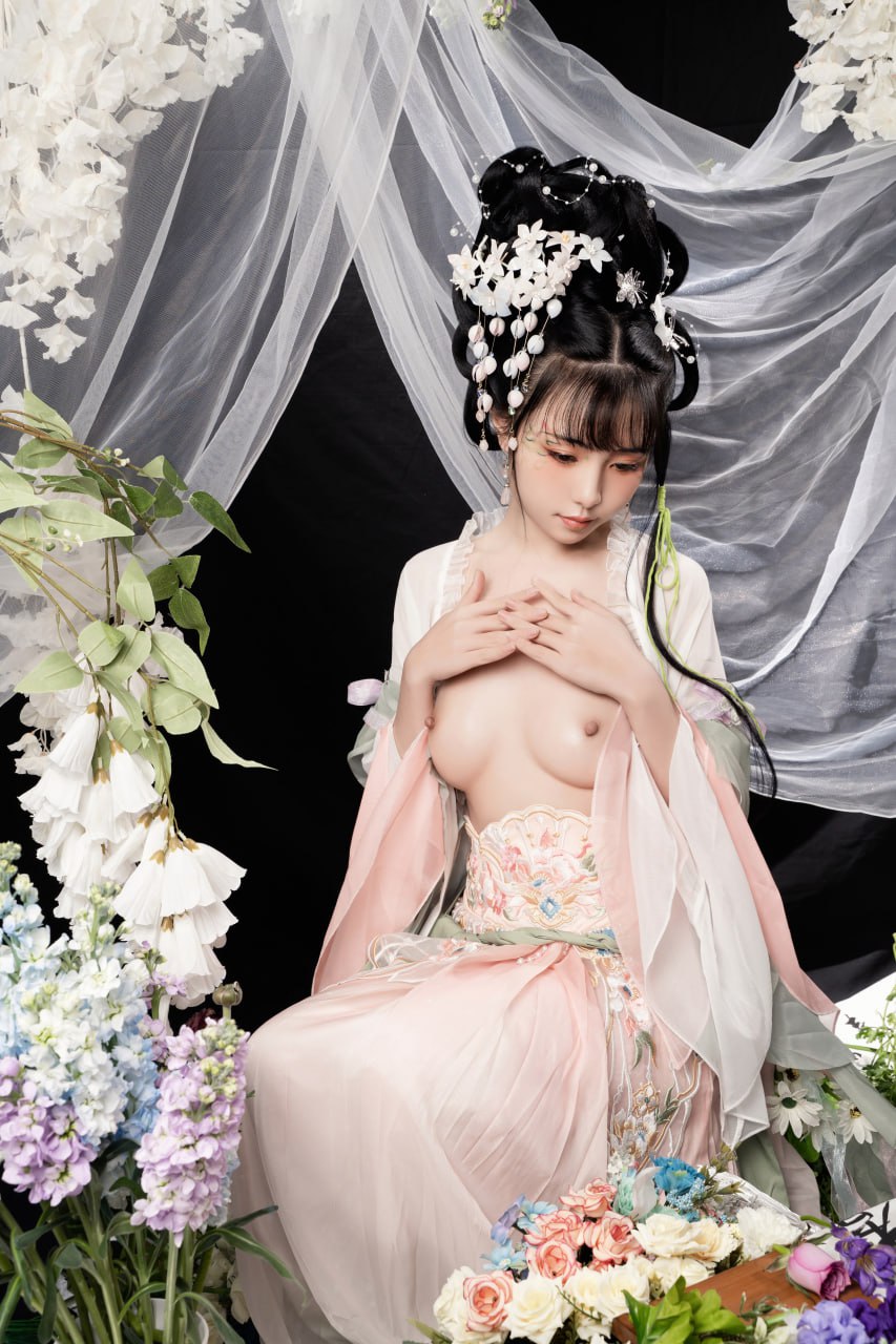 #爆机少女喵小吉   花间集 标签🏷 #古风 #粉嫩 #美胸 - 写真摄影作品第2张照片，photo 48360