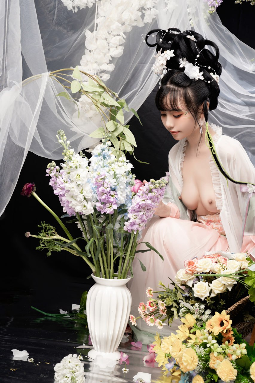 #爆机少女喵小吉   花间集 标签🏷 #古风 #粉嫩 #美胸 - 写真摄影作品第17张照片，photo 48375