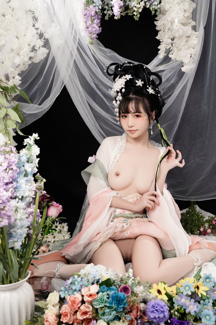 #爆机少女喵小吉   花间集 标签🏷 #古风 #粉嫩 #美胸 - 写真摄影作品第47张照片，photo 48405