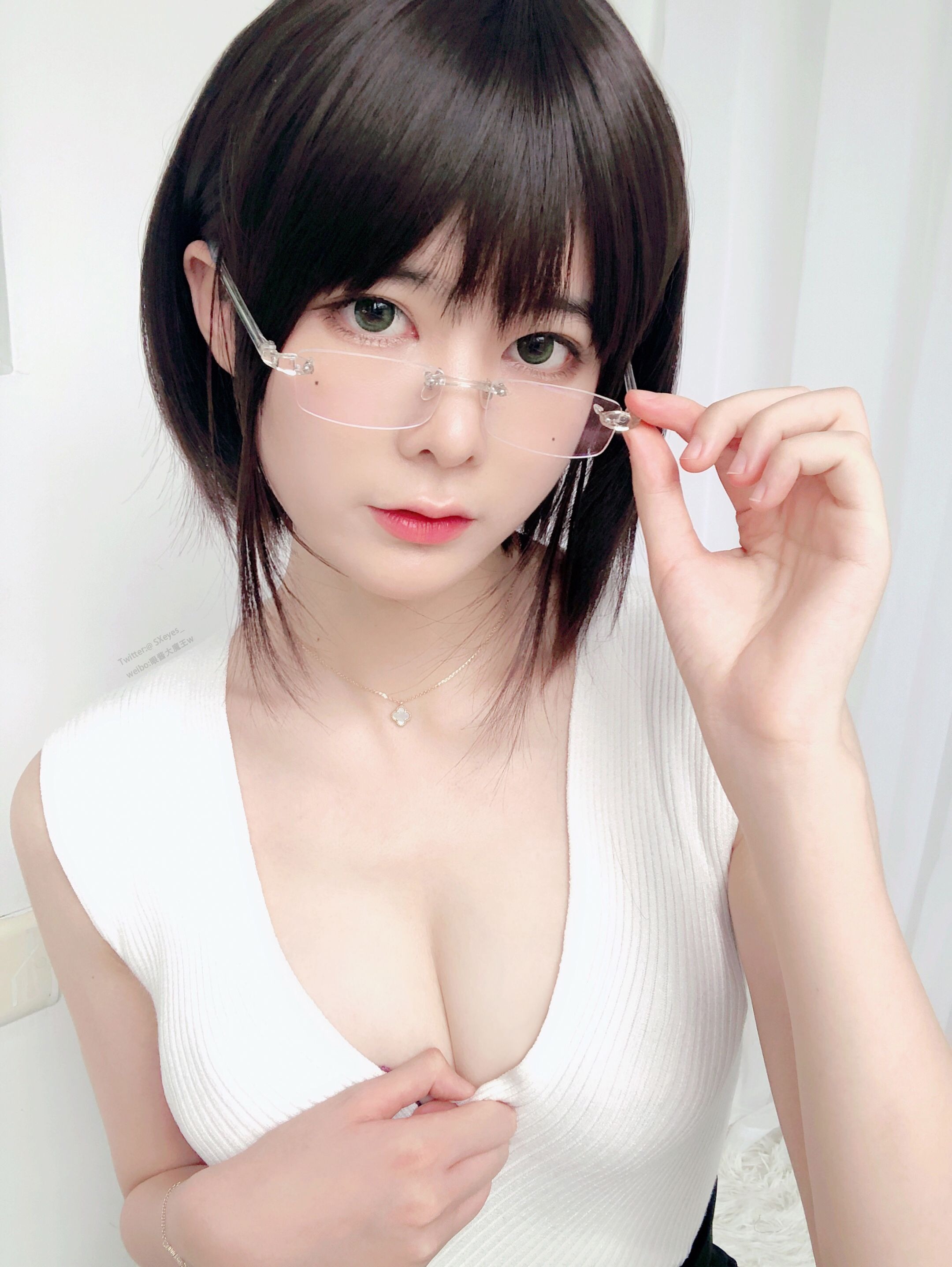 眼酱大魔王w - 办公小姐姐w - 写真摄影作品第6张照片，be3d5b2ab24cc23f1784a