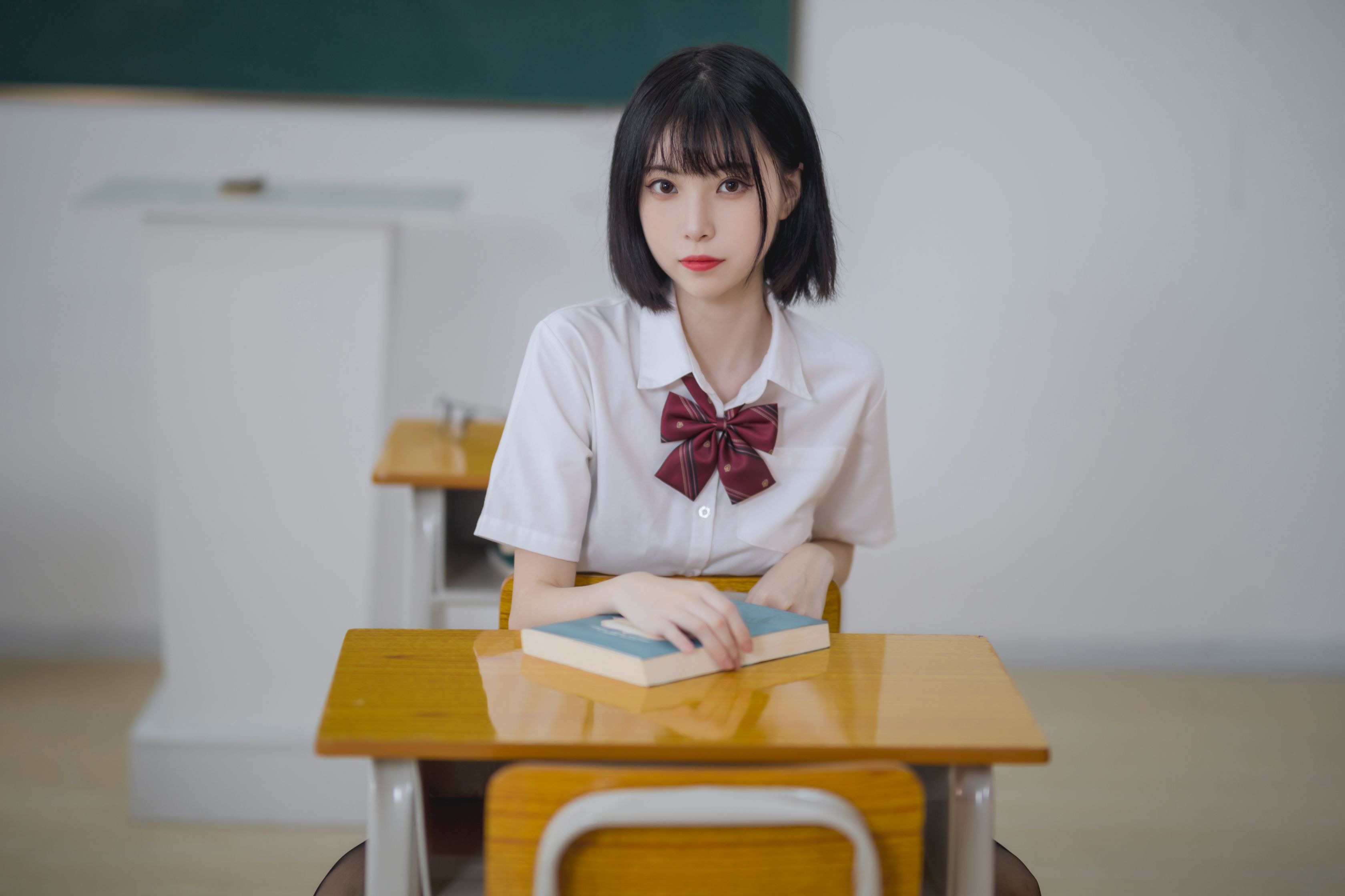 许岚 - 教室jk黑丝 - 写真摄影作品第10张照片，afec07b4e4ed27eea49f6