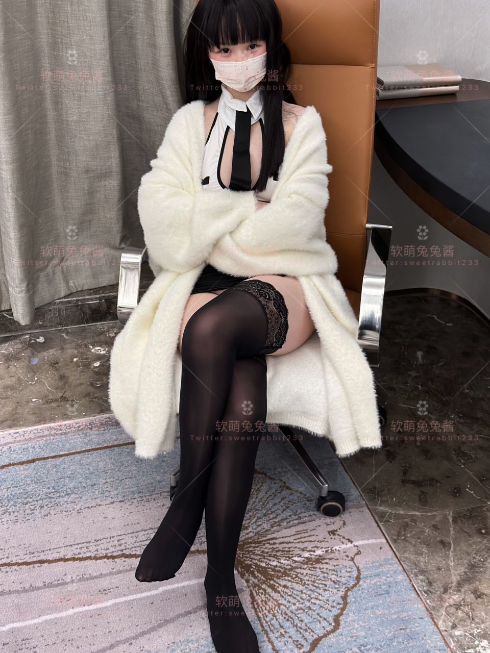 软萌兔兔酱 - 反差秘书 - 写真摄影作品第34张照片，7b0882aae50bacb1b4d48
