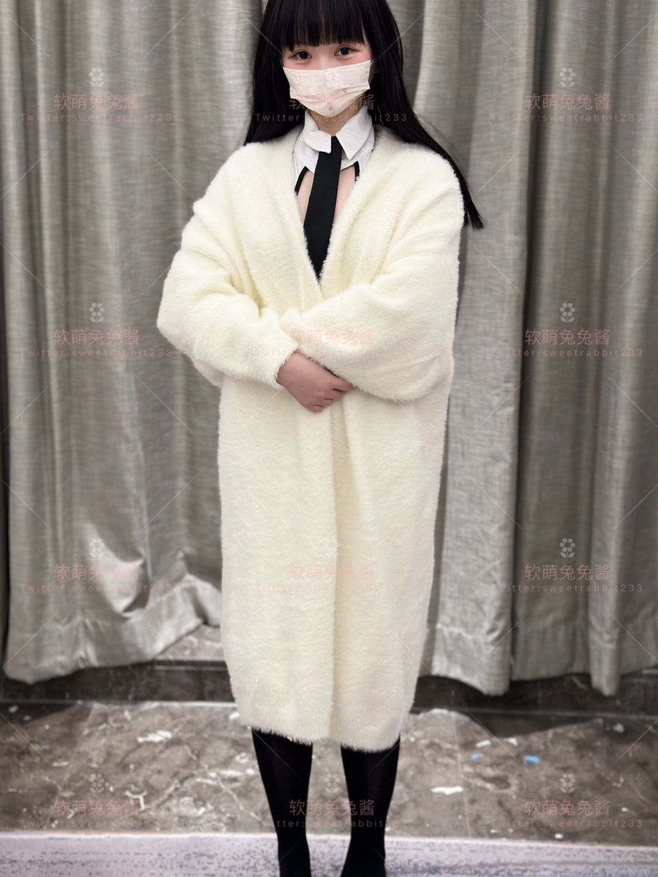 软萌兔兔酱 - 反差秘书 - 写真摄影作品第25张照片，9d352693466f654f373b4